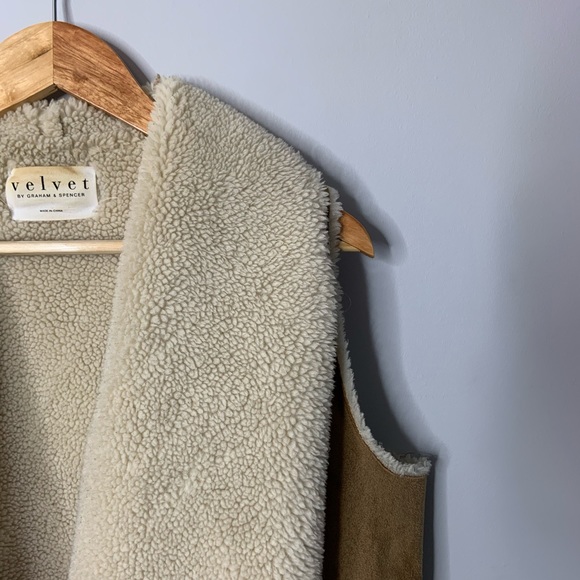 Velvet by Graham & Spencer Shearling Vest, sz. M/L - Picture 3 of 6
